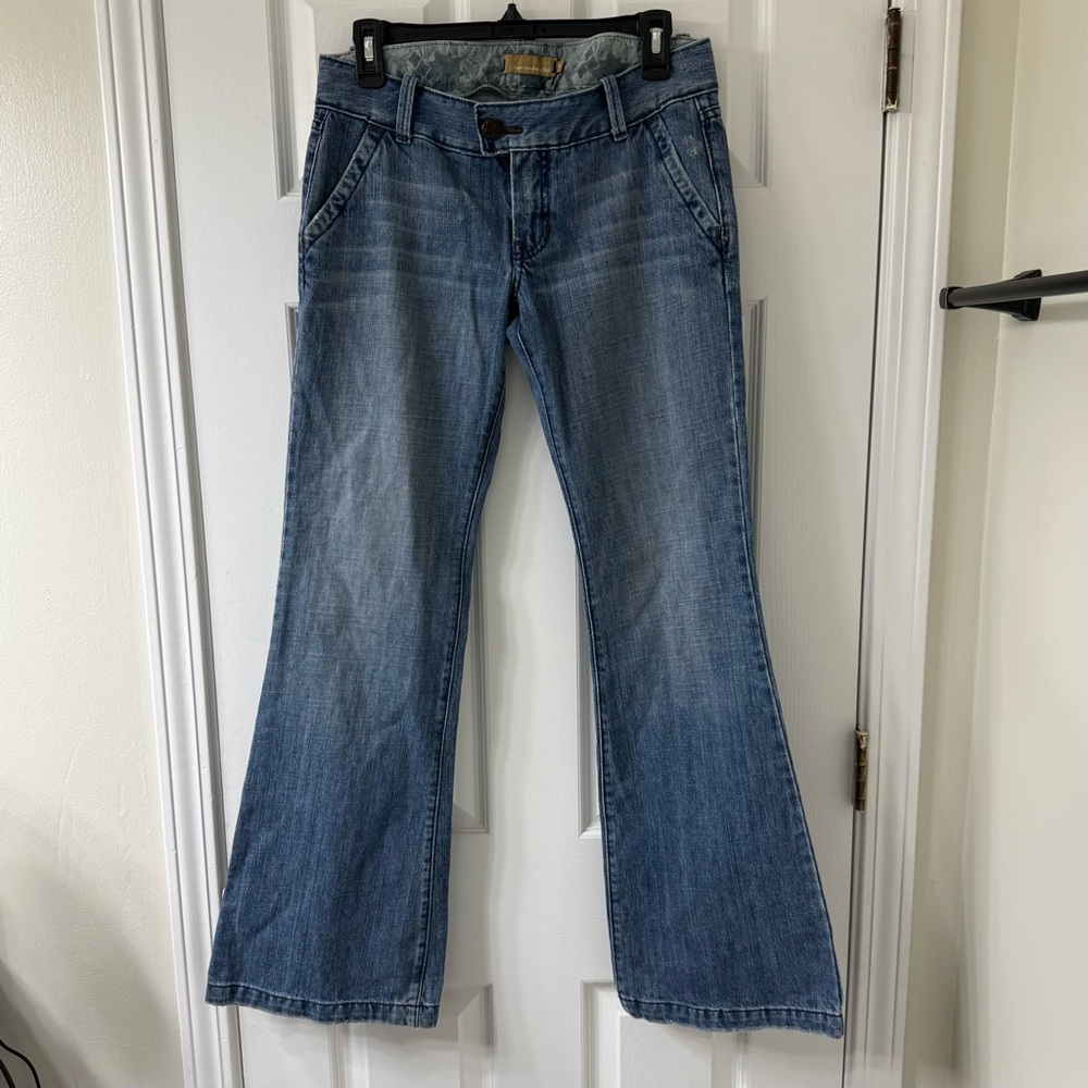 Y2K Abercrombie & Fitch Low Rise Flare Leg Mid Wash Women’s Jeans Sz 4